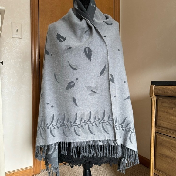 Vintage Gray Italian Wool Leaf Pattern Blanket Scarf Wrap - Picture 2 of 16